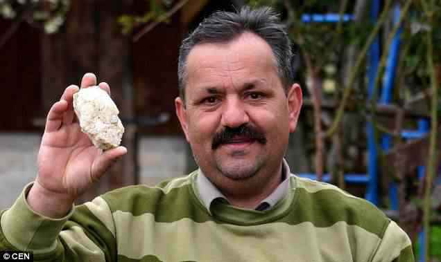 meteorito Homem atingido por 5 meteoritos acredita que seja alvo de aliens