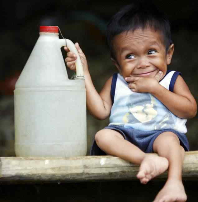 Meet Junrey, The World?s Smallest Man