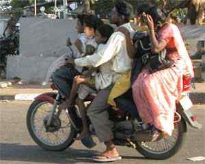 motorcycle Quantas pessoas cabem na sua moto?