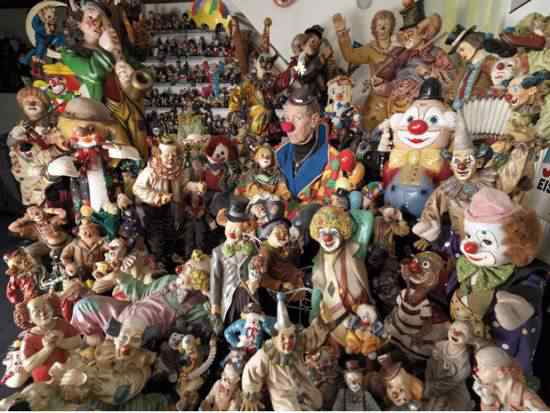 clown collection 550x413 5 colecionadores estranhos