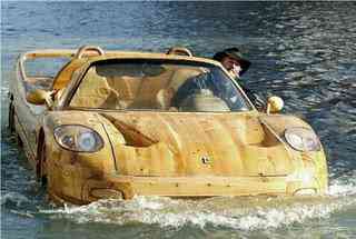 Carro de mogno carpint | Arte | Arte, carro, carros, curioso, design