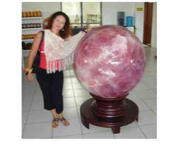 Ora Bolas! A maior bola de barbante do mundo a maior bola de cristal