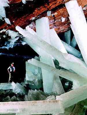 Fortaleza da Solidão 070406 giant crystals big | Incrível | cristais, gigantes, incrível