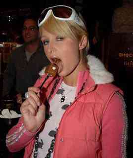 Paris Hilton foi presa - Qual a novidade? Paris Hilton