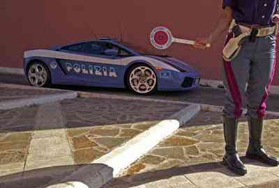 Incriveis veículos de emergência gallardo police2 | Arte | carro, carros, design, incrível, polícia