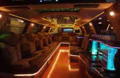 limusine: Carros para abalar Bangu, Madureira e até Nova Iguaçu escalade limousine interior | Bizarro | bizarrice, bizarro, carros, curioso, incrível