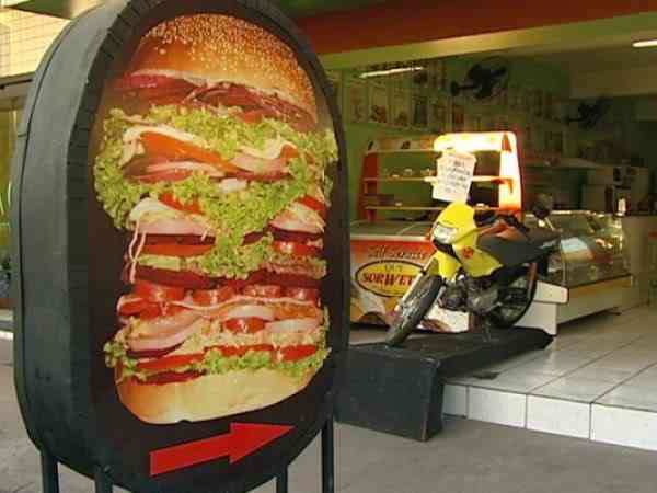 Desafio Alagoano: Coma o saduba e ganhe a moto +500 pratas! motoburguer | Bizarro | bizarrice, bizarro, curioso, hamburguer