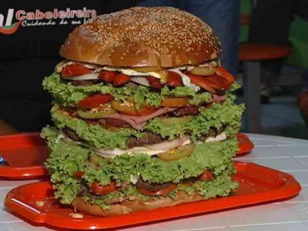 Desafio Alagoano: Coma o saduba e ganhe a moto +500 pratas! | Bizarro | bizarrice, bizarro, curioso, hamburguer