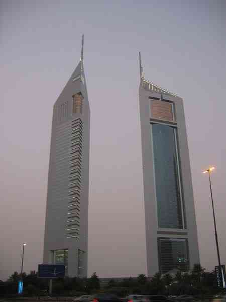 Os vinte mais bizarros arranha-céus das arábias bd636ff614f379fffa8853f41c18d82c or | Ciência | arquitetura, curioso, Dubai, gigante, predios