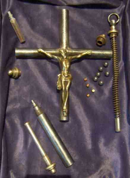 As 15 Armas inacreditáveis do passado crucifix 05 | Bizarro | antigo, armas, bizarro, curioso, incrível