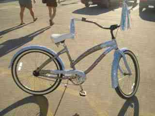 Dez produtos bizarros da Hello Kitty hello kitty bike | Curiosidades | boneca, curioso, estranho