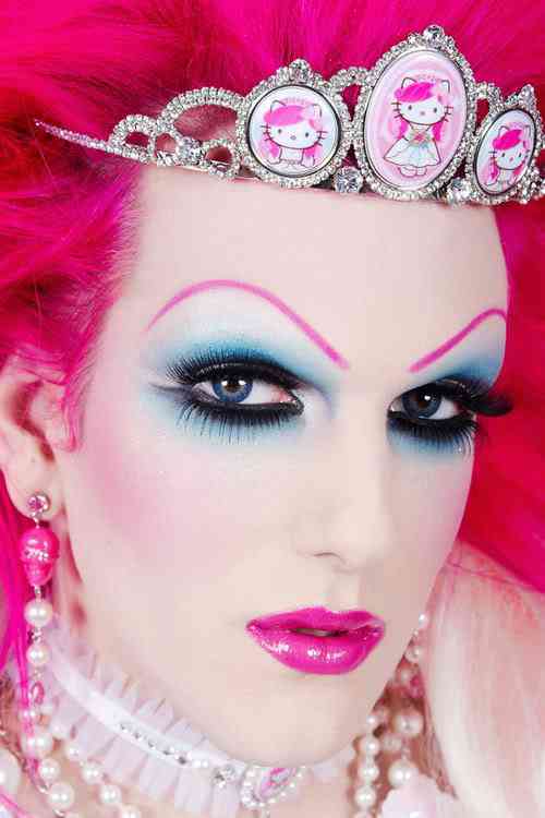 Dez produtos bizarros da Hello Kitty hello kitty tiara | Curiosidades | boneca, curioso, estranho