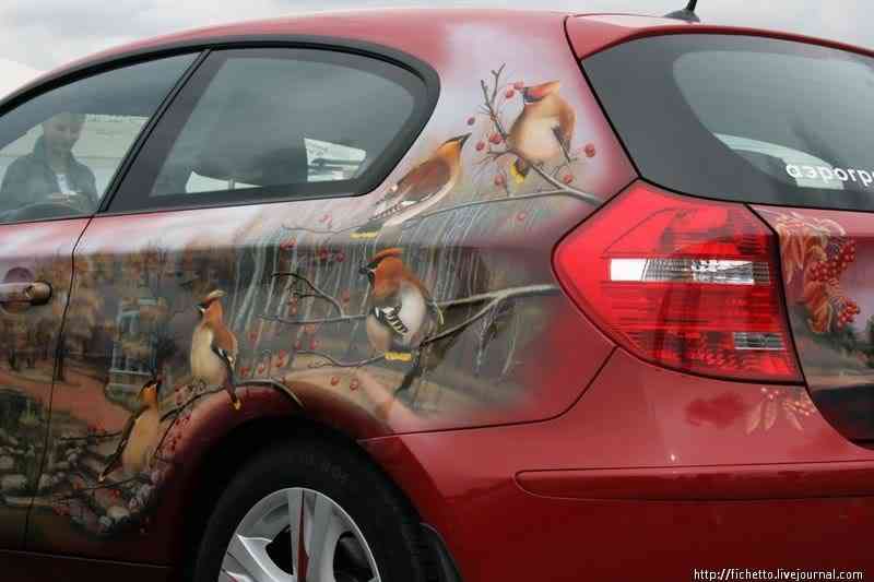 Pinturas automotivas inacreditáveis Carro esportivo pintado com tema de tubarão