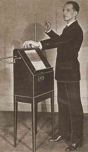 Theremin: Um dos instrumentos mais legais do mundo 3077430878_4c055cd51e_o
