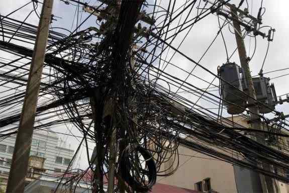 Cabos, fios, rede e bagunça WiringNightmare6 | Bizarro | absurdo, bizarro, cabeamento, cabos, curioso, fios, incrível, rede, sinistro, Tecnologia