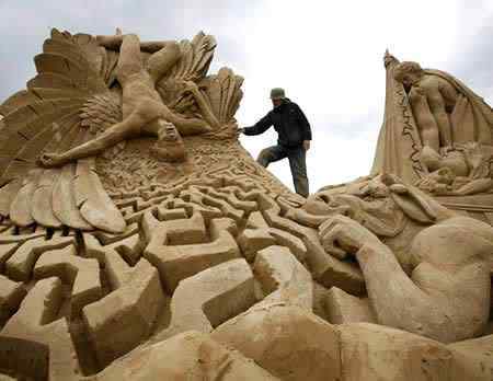 Incríveis esculturas de areia a400 s14 | Arte | ali, Arte, chuva, coms, envolve, escultura, esculturas, imagem, imagens, incrível, lugares, memórias, nem, o vento, obras de arte, pessoas, sonhos, tempo, tempos, trabalho, você pode