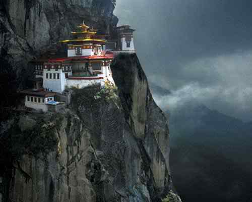 Eles vivem na beira do abismo bl pl arqeng templos monasterio tig | Curiosidades | ali, altura, antigo, belo, bizarro, buda, calor, caro, casa, casas, certos, china, chuva, cima, coloridas, coloris, comi coms, comida, curioso, da, delas, detalhes, ds, duas, ela, elas, ele, eles, envolve, esses, estes, fica, fonte, foram, frio, guru rinpoche, ilha, ilhas, inessante, isso, lenda, longo, lugares, mar, mars, matte painting, medo, meio, metro, monges, montanha, nada, nas sangue frio, ness, neve, outro, passeios, pela, pelas, pelos, penhasco, pessoas, ponte, pra, quem, resto, rochas, s, sangue, sem, suas, talvez, tem medo, tempo, tempos, ter, três pontes, uma, vinho