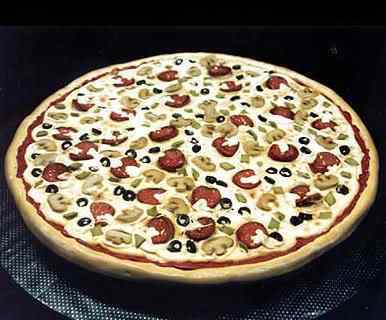 Bolo para viciado em Star Wars e outros bolos bizarros bolopizza | Arte | Arte, bizarro, curioso, escultura, estranho, incrível, maluco