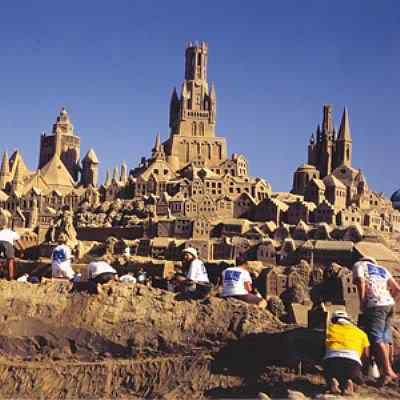 Incríveis esculturas de areia carvers | Arte | ali, Arte, chuva, coms, envolve, escultura, esculturas, imagem, imagens, incrível, lugares, memórias, nem, o vento, obras de arte, pessoas, sonhos, tempo, tempos, trabalho, você pode