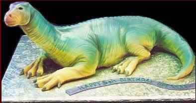 Bolo para viciado em Star Wars e outros bolos bizarros dino | Arte | Arte, bizarro, curioso, escultura, estranho, incrível, maluco
