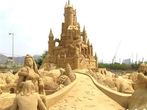 Incríveis esculturas de areia fairytale | Arte | ali, Arte, chuva, coms, envolve, escultura, esculturas, imagem, imagens, incrível, lugares, memórias, nem, o vento, obras de arte, pessoas, sonhos, tempo, tempos, trabalho, você pode