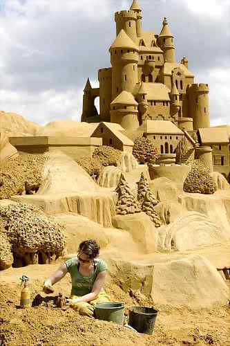 Incríveis esculturas de areia gal sandsculpture 3 | Arte | ali, Arte, chuva, coms, envolve, escultura, esculturas, imagem, imagens, incrível, lugares, memórias, nem, o vento, obras de arte, pessoas, sonhos, tempo, tempos, trabalho, você pode