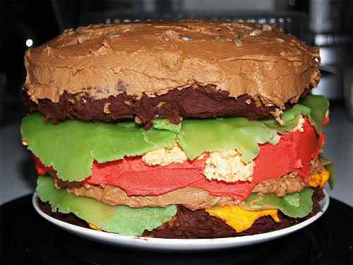 Bolo para viciado em Star Wars e outros bolos bizarros hamburger cake ii | Arte | Arte, bizarro, curioso, escultura, estranho, incrível, maluco