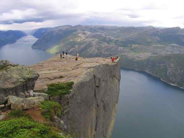 Conheça Pulpit rock Detalhe da formação rochosa e textura do granito no Pulpit Rock