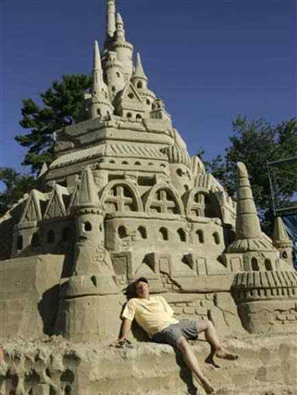 Incríveis esculturas de areia sandcastle to sun 1sfw | Arte | ali, Arte, chuva, coms, envolve, escultura, esculturas, imagem, imagens, incrível, lugares, memórias, nem, o vento, obras de arte, pessoas, sonhos, tempo, tempos, trabalho, você pode