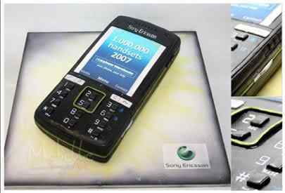 Bolo para viciado em Star Wars e outros bolos bizarros sony ericsson k850 cake | Arte | Arte, bizarro, curioso, escultura, estranho, incrível, maluco