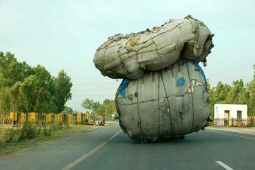 A arte de transportar 1097572112 7d98b6a856 | Animais | bicicleta, bizarrice, bizarro, carga, china, curioso, índia, maluco, moto, pesado
