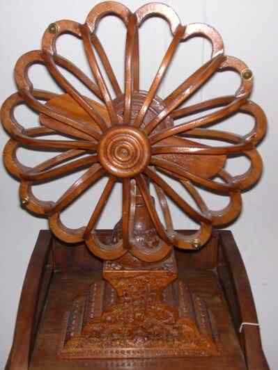Coisas incríveis feitas de madeira Wooden Desk Fan | Arte | Arte, curioso, incrível, madeira, marcenaria