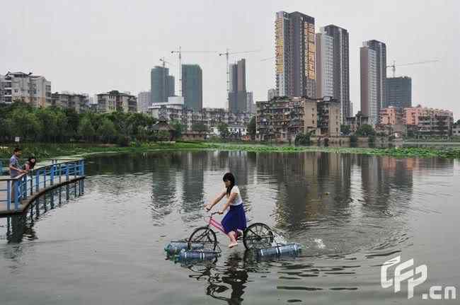 Bicicleta pedalinho? Veja que legal! plastic 25 | Bizarro | bicicleta, bizarro, china, chinês, curioso, incrível, interessante