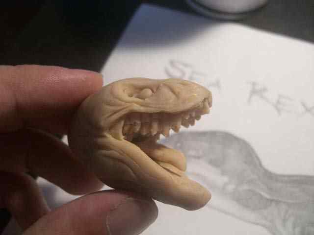 Aqua Rex parte 2 - Cobrindo com massa CIMG0491 | Arte | Arte, boneco, dicas, dinossauro, escultura, monstro