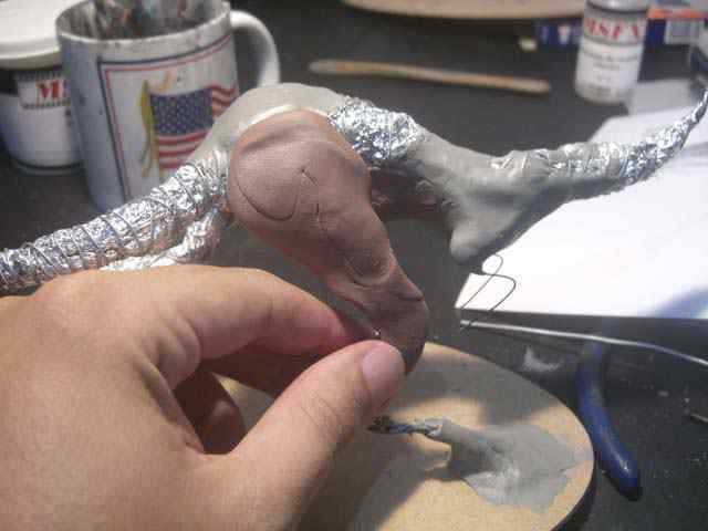 Aqua Rex parte 2 - Cobrindo com massa CIMG0499 | Arte | Arte, boneco, dicas, dinossauro, escultura, monstro