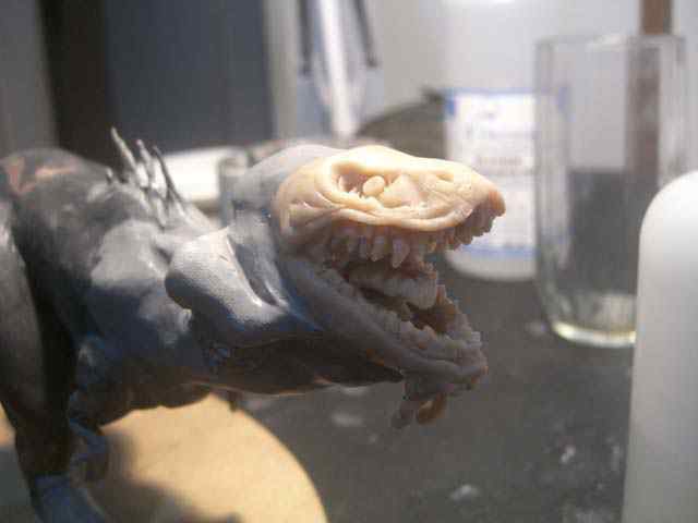 Aqua Rex parte 2 - Cobrindo com massa CIMG0521 | Arte | Arte, boneco, dicas, dinossauro, escultura, monstro