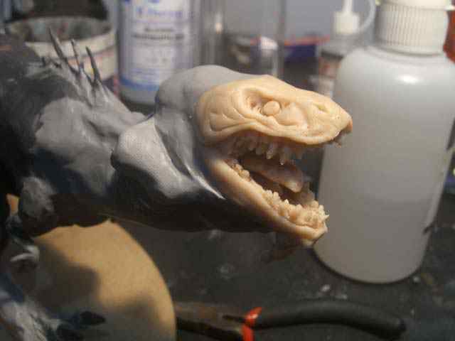 Aqua Rex parte 2 - Cobrindo com massa CIMG0532 | Arte | Arte, boneco, dicas, dinossauro, escultura, monstro