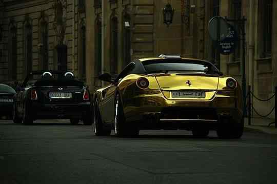 Ferrari de ouro! image0109910 | Bizarro | carro, curioso, ferrari, incrível, ouro