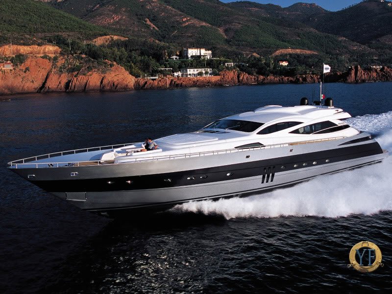 Pershing 115 - Conheça o Iate do Eike Batista Pershing115Bow1600 | Curiosidades | barco, curioso, dinheiro, iate, lancha