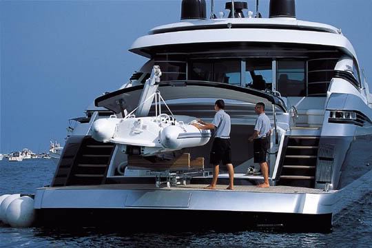 Pershing 115 - Conheça o Iate do Eike Batista SternTenderLaunch | Curiosidades | barco, curioso, dinheiro, iate, lancha