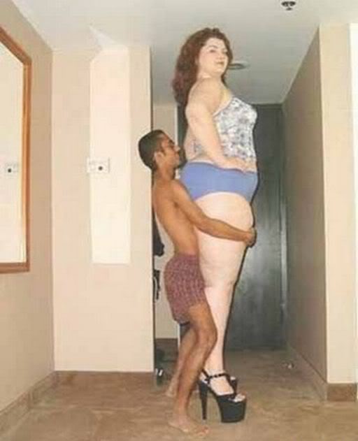 Conheça Amazon Eve, a modelo mais alta do mundo couple 03 | Arte | bizarro, curioso, gigante, modelo, Mulher