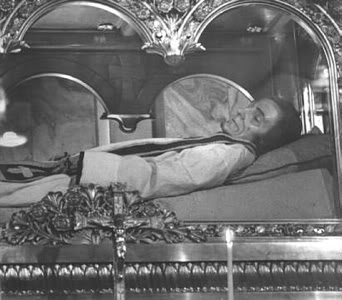 Encontrado o prego que prendeu Jesus Cristo na cruz? johnvianney tm | Bizarro | bizarro, curioso, estranho, horrível, morte, religião, sinistro