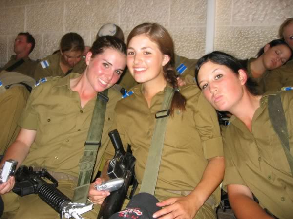 A hacker a soldado, política, a espiã, a policial e a Dj mais bonitas do mundo Photobucket