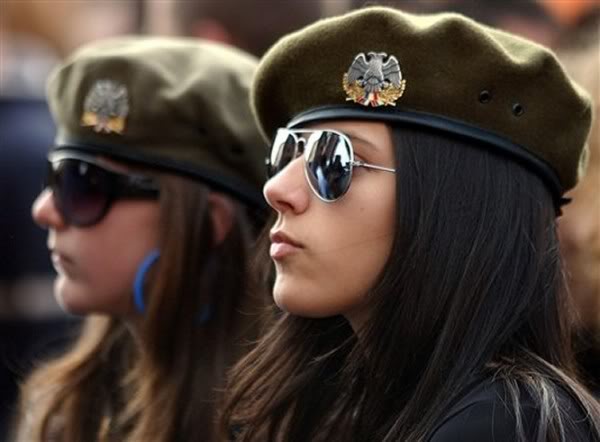 A hacker a soldado, política, a espiã, a policial e a Dj mais bonitas do mundo Photobucket