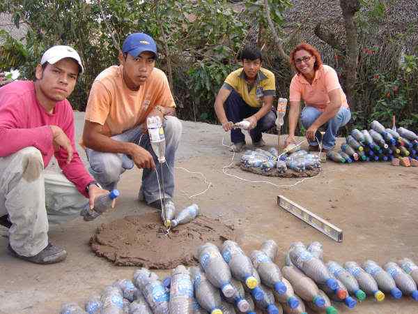 Casa feita com garrafas pet Photobucket