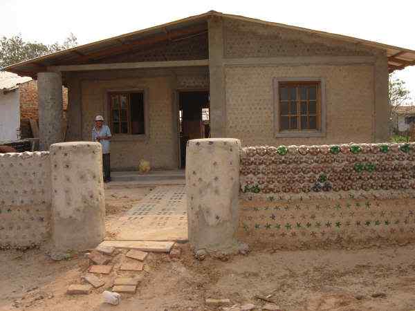 Casa feita com garrafas pet Photobucket