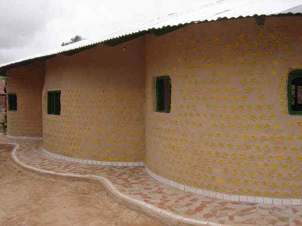Casa feita com garrafas pet Photobucket