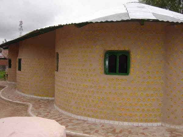 Casa feita com garrafas pet Photobucket