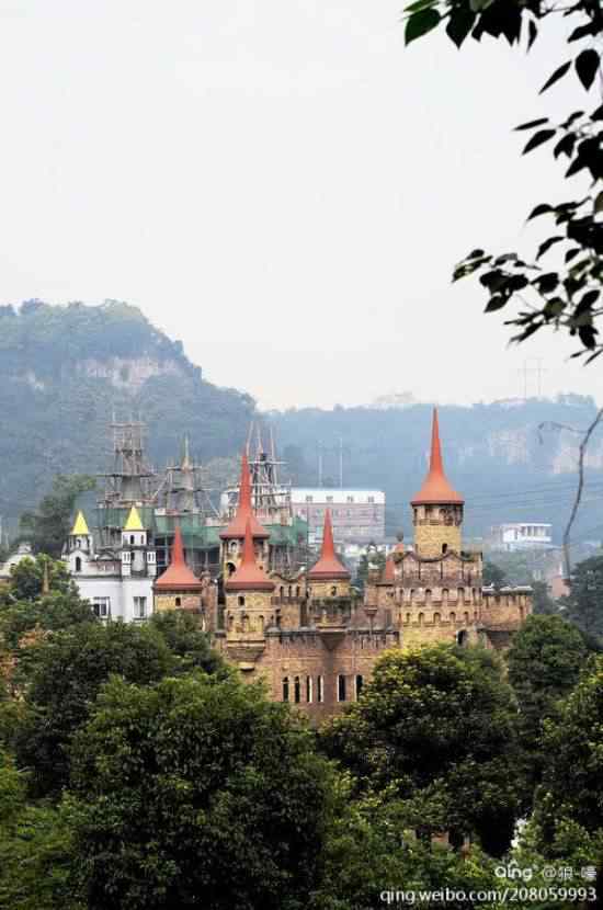 Milionário chinês constrói castelos só por diversão e planeja fazer 100! Chongqing castles7 | Curiosidades | bizarro, china, chinês, curioso, lugares