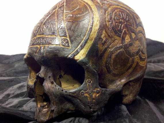 Crânios bizarros - Encontrado o crânio do pé grande? 1384654